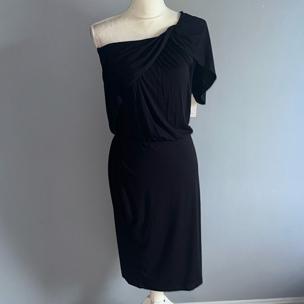 đ„Robertâ
RodriguezâDress! - Picture 2 of 12